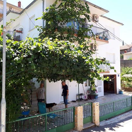 Apartments Luki Trogir Eksteriør bilde