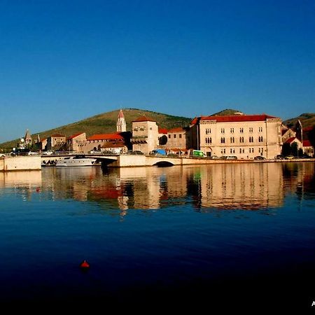 Apartments Luki Trogir Eksteriør bilde