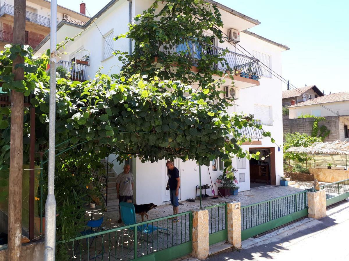 Apartments Luki Trogir Eksteriør bilde