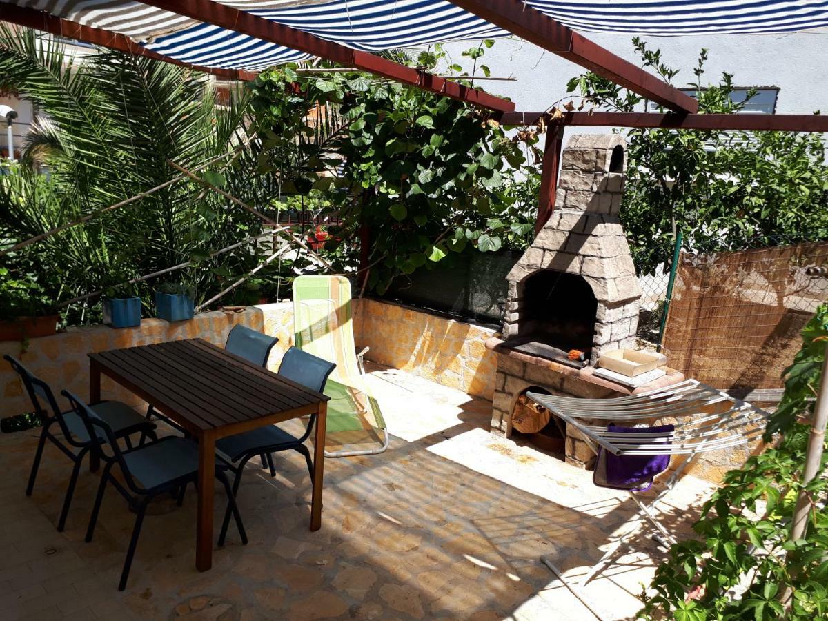 Apartments Luki Trogir Eksteriør bilde