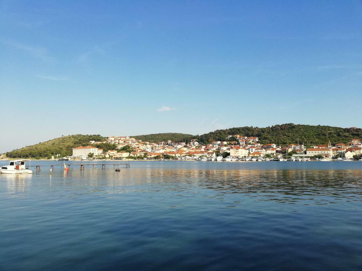 Apartments Luki Trogir Eksteriør bilde